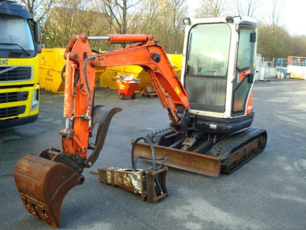 Kubota U25-3 avec accessoire