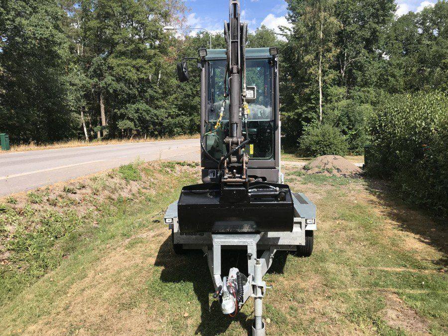 Volvo EC18 avec remorque + 3godets vue 3
