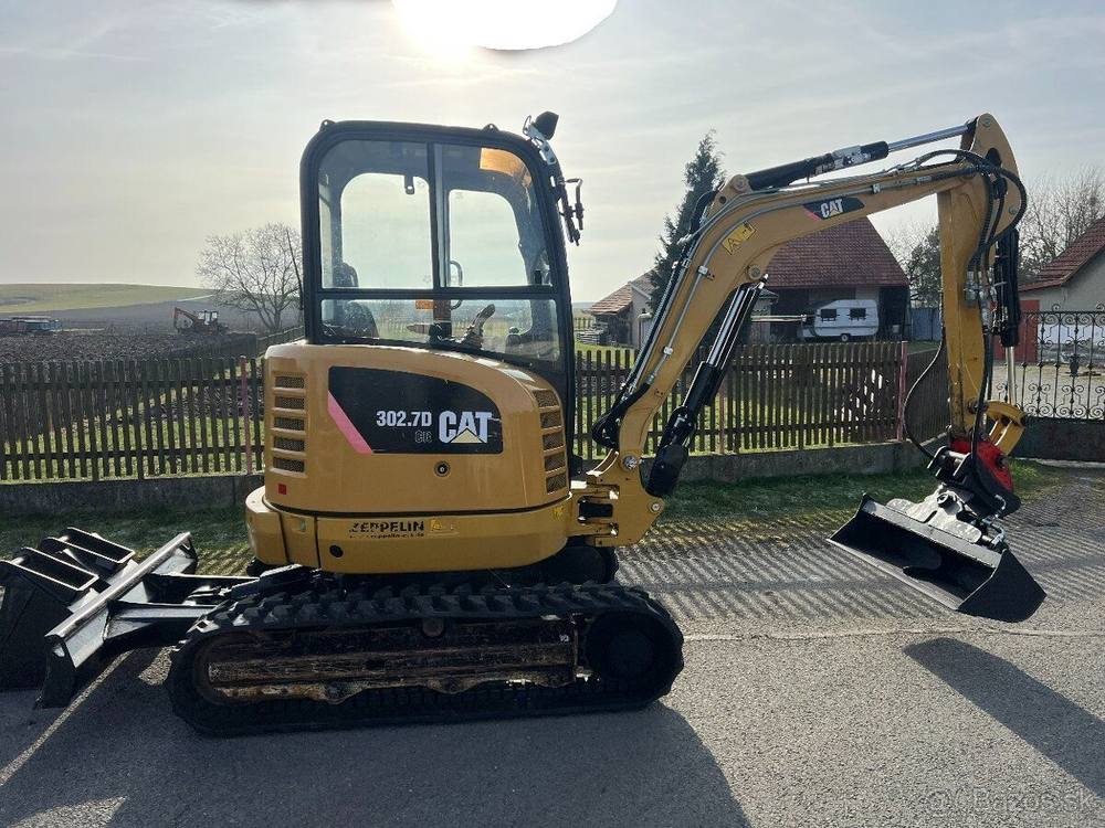 Caterpillar 302.7D CR avec 3 godets vue 5