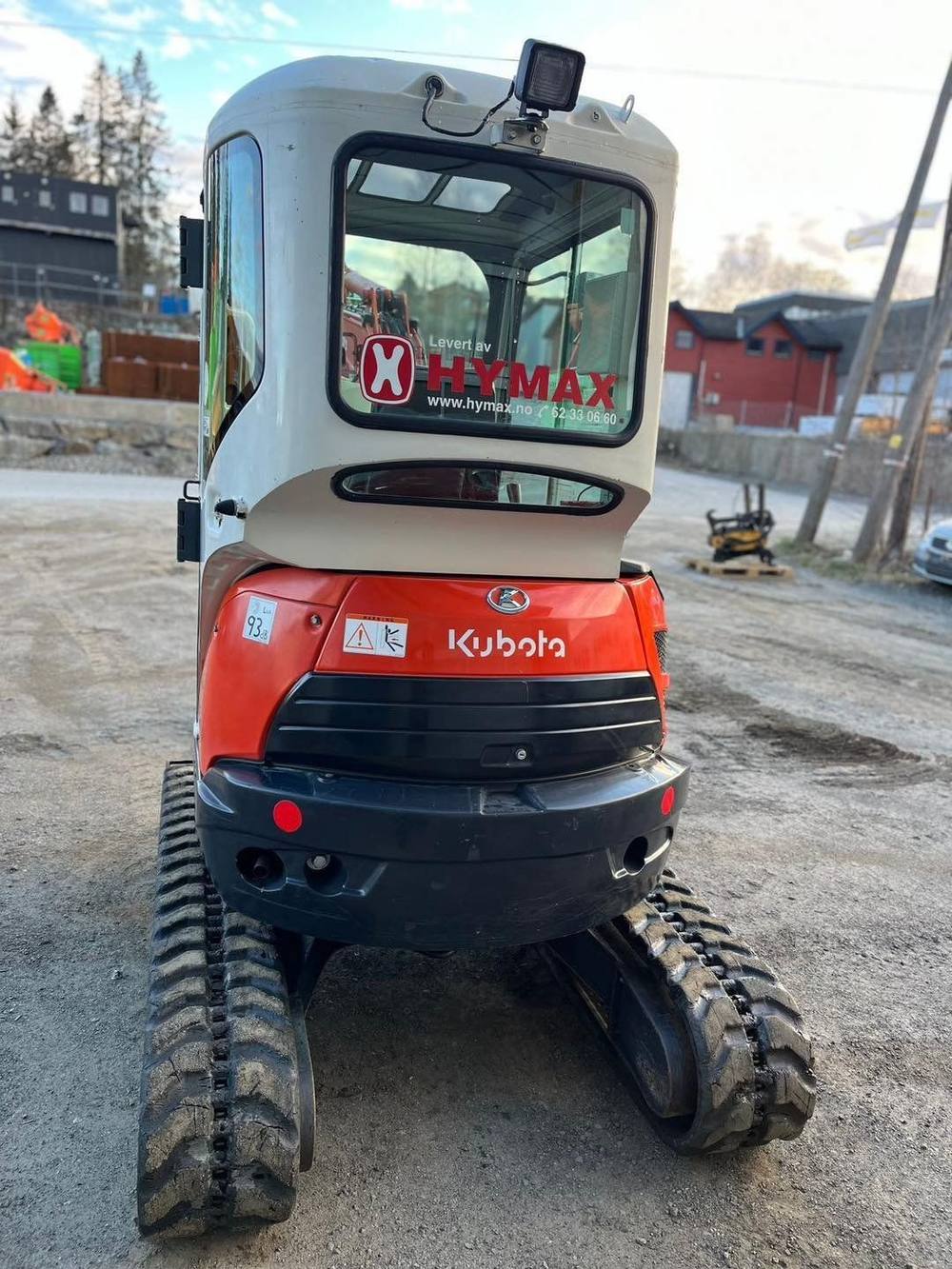 Kubota U25-3EU avec  Remorque + 3 godets vue 2