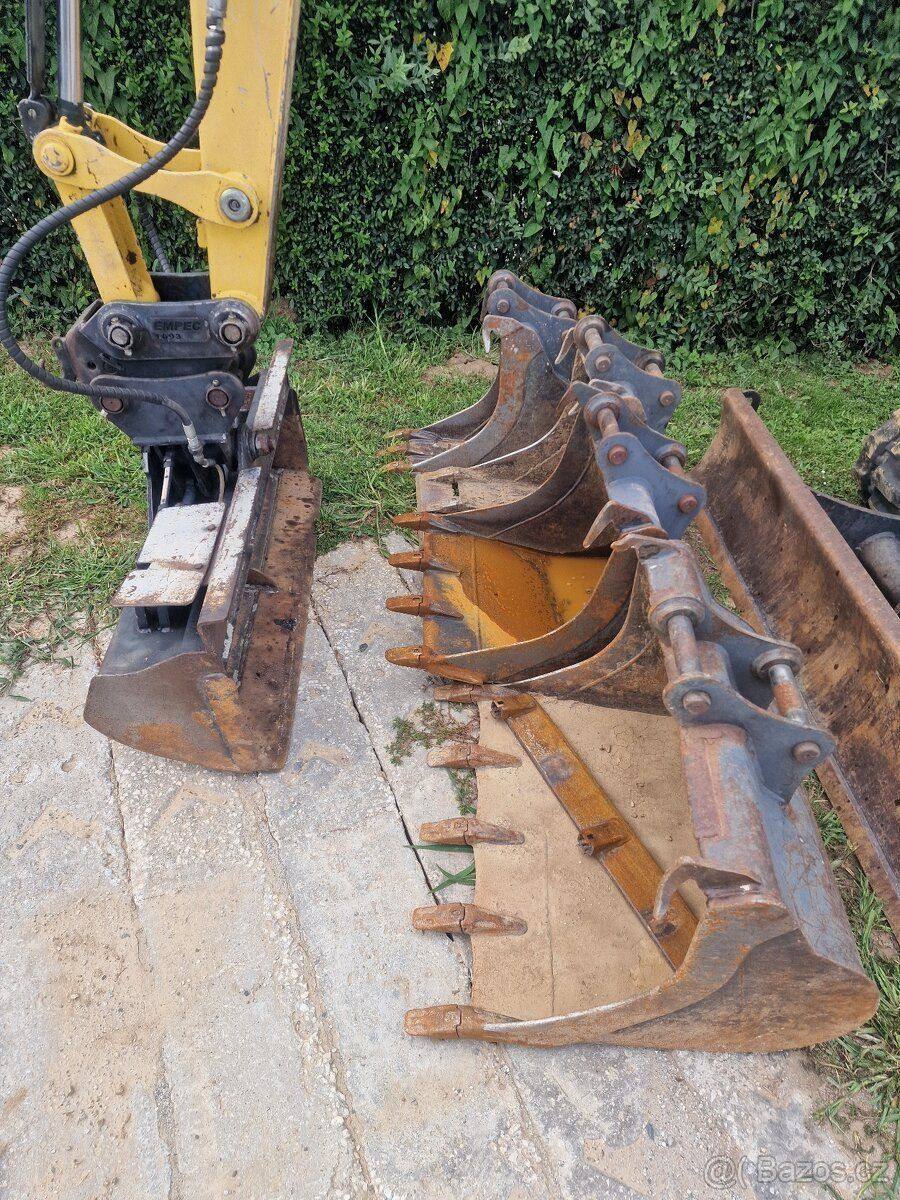 Yanmar VIO38 - 4 godets vue 3
