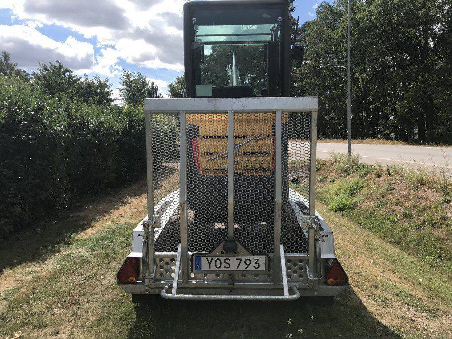 Volvo EC18 avec remorque + 3godets vue 6