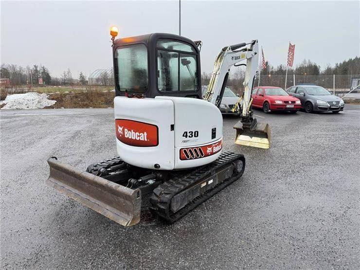 Bobcat 430 HAG - 3 godets vue 3