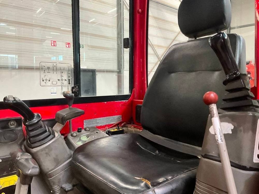 Yanmar Vio 25-4 avec 3 godets vue 5