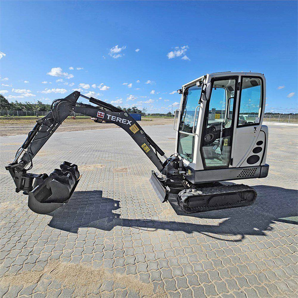Terex TC20 avec 3 godets