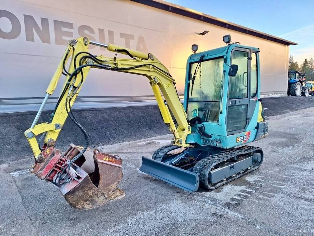 Yanmar B25V + 3 godets