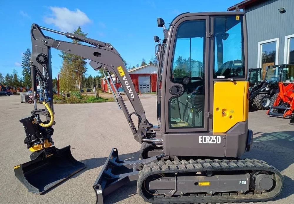 Volvo ECR 25D + engcon+ 3godets vue 5