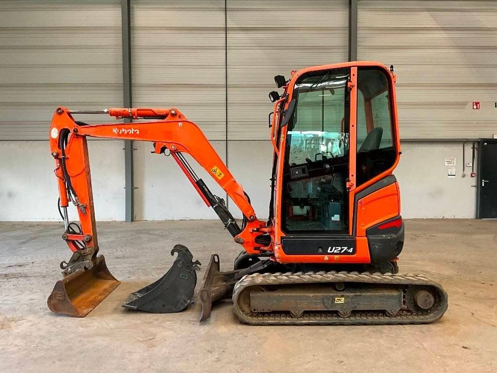 Kubota U 27-4 + Accessoires vue 3