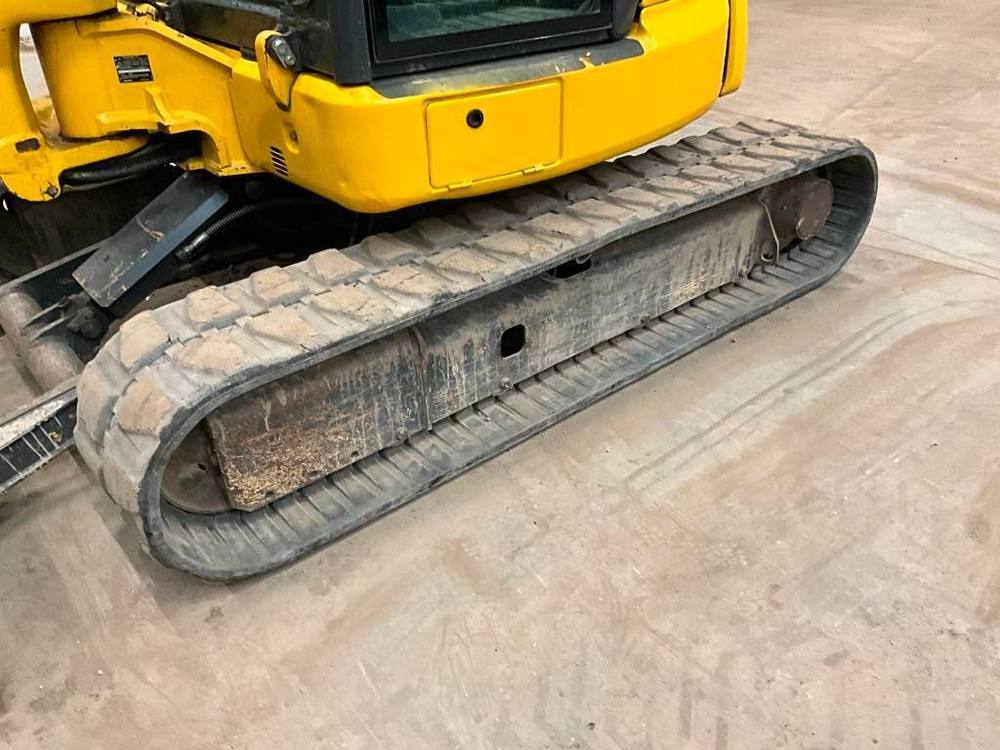 Komatsu PC 55 MR-5 avec 3 godets vue 4
