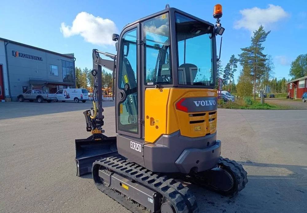 Volvo ECR 25D + engcon+ 3godets vue 6