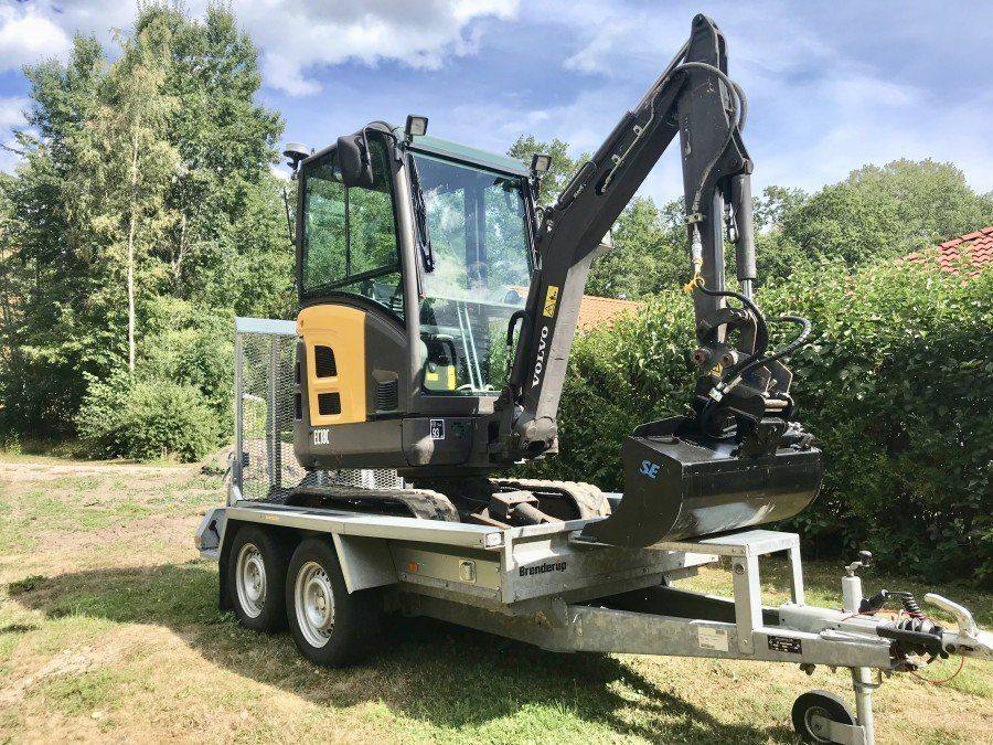 Volvo EC18 avec remorque + 3godets vue 4