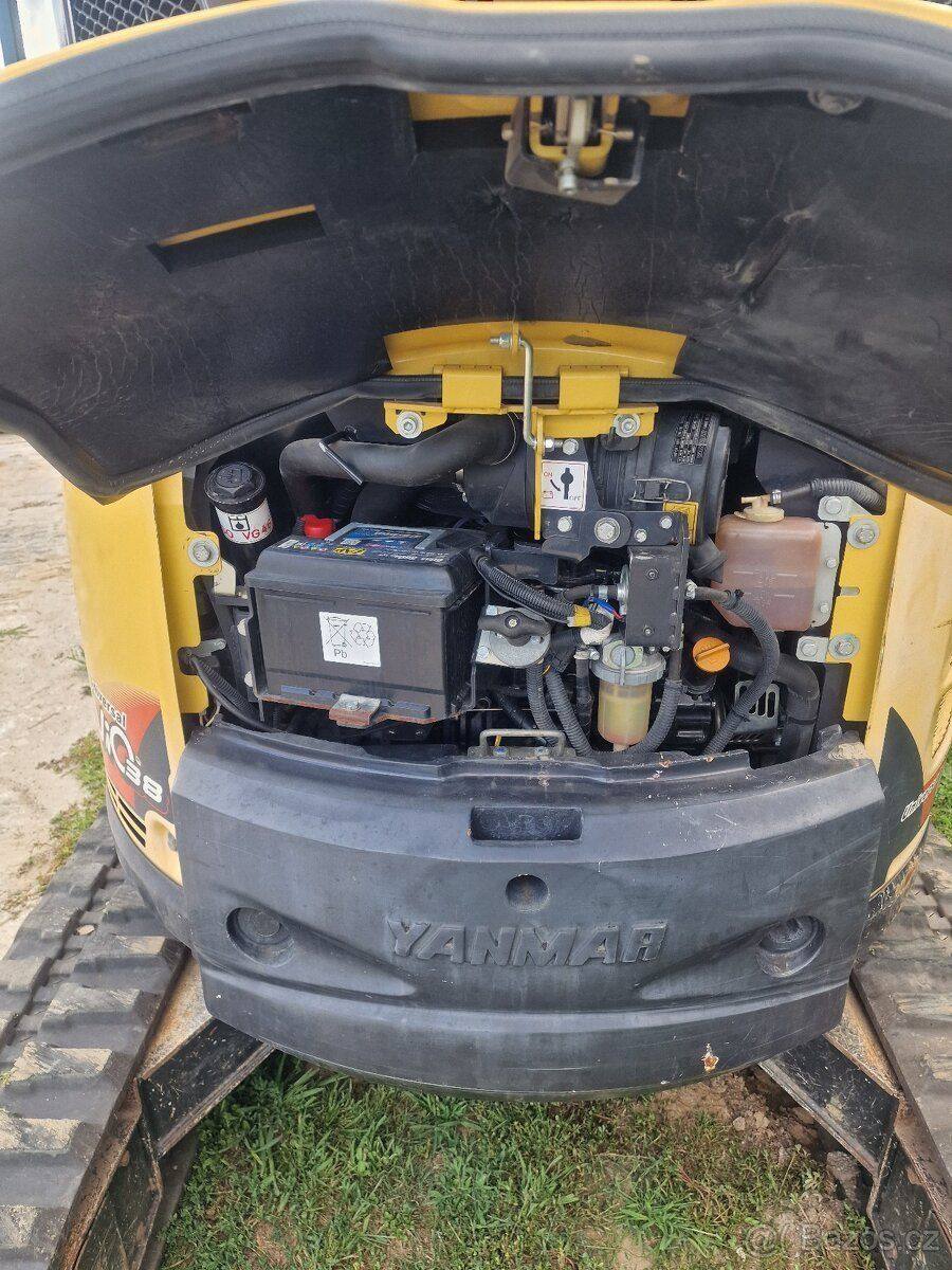 Yanmar VIO38 - 4 godets vue 4