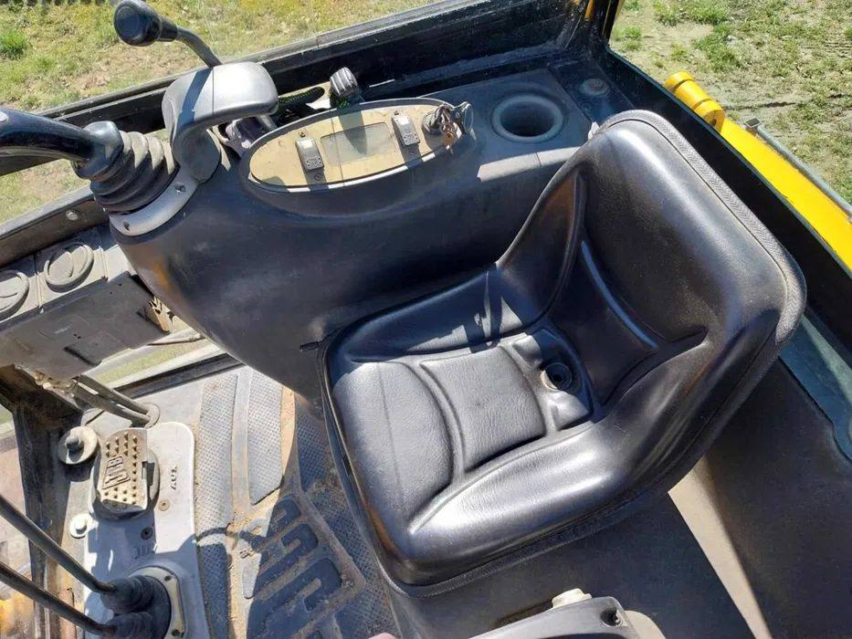 Jcb 8018 CTS avec Accessoires et remorque vue 6