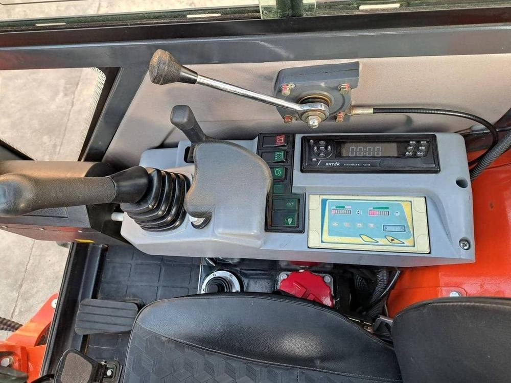 Kubota ER18 avec accessoires vue 6