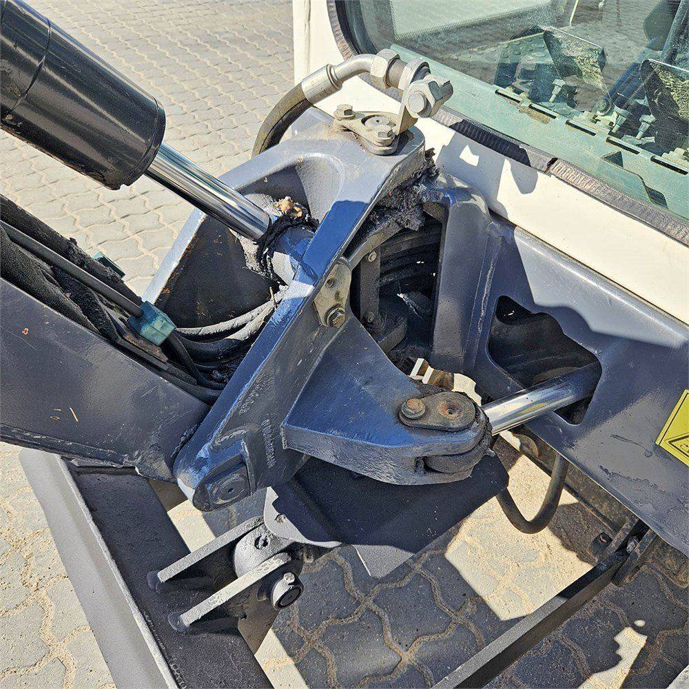 Terex TC20 avec 3 godets vue 2
