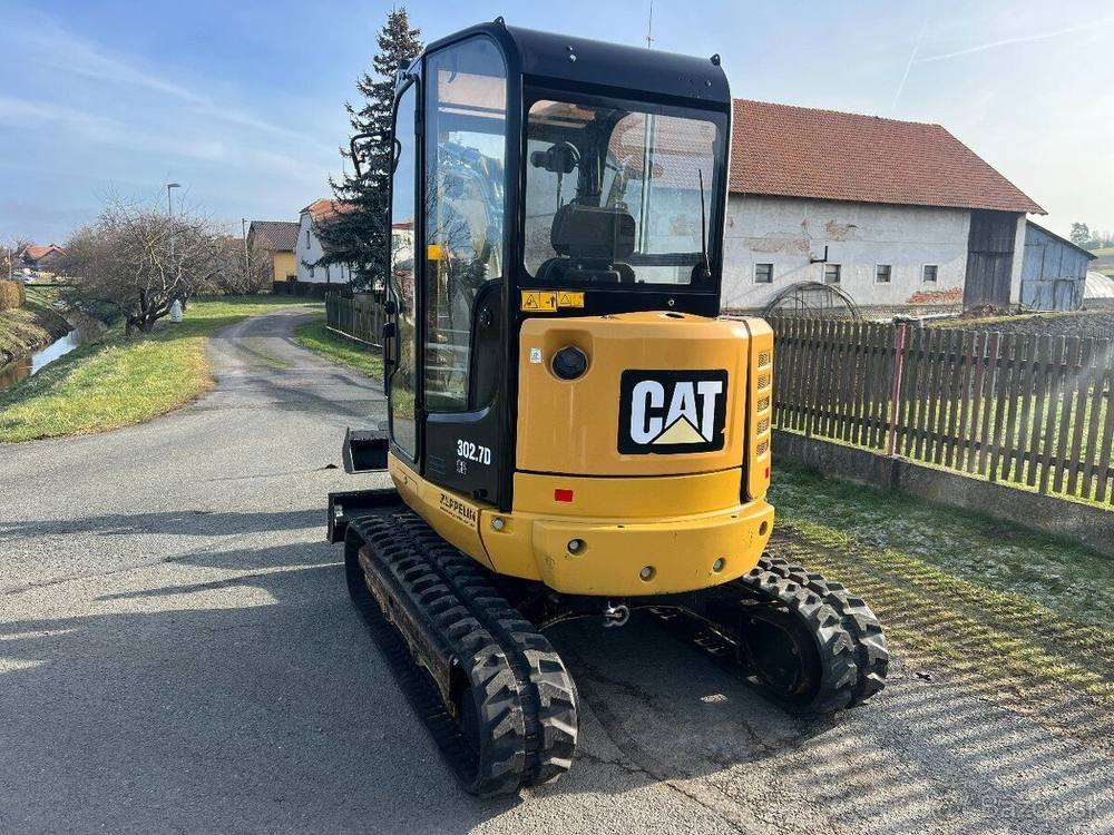 Caterpillar 302.7D CR avec 3 godets vue 3