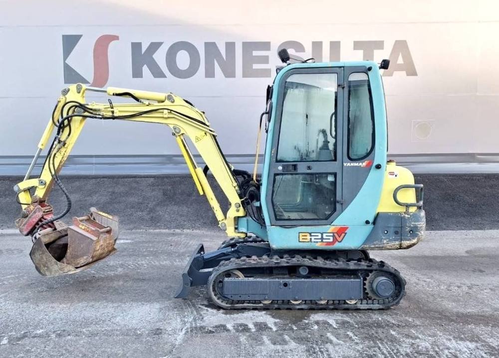 Yanmar B25V + 3 godets vue 2