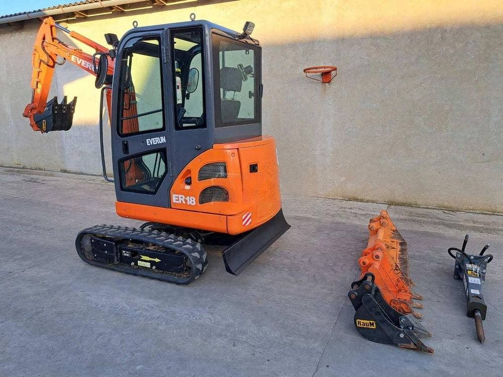 Kubota ER18 avec accessoires vue 5