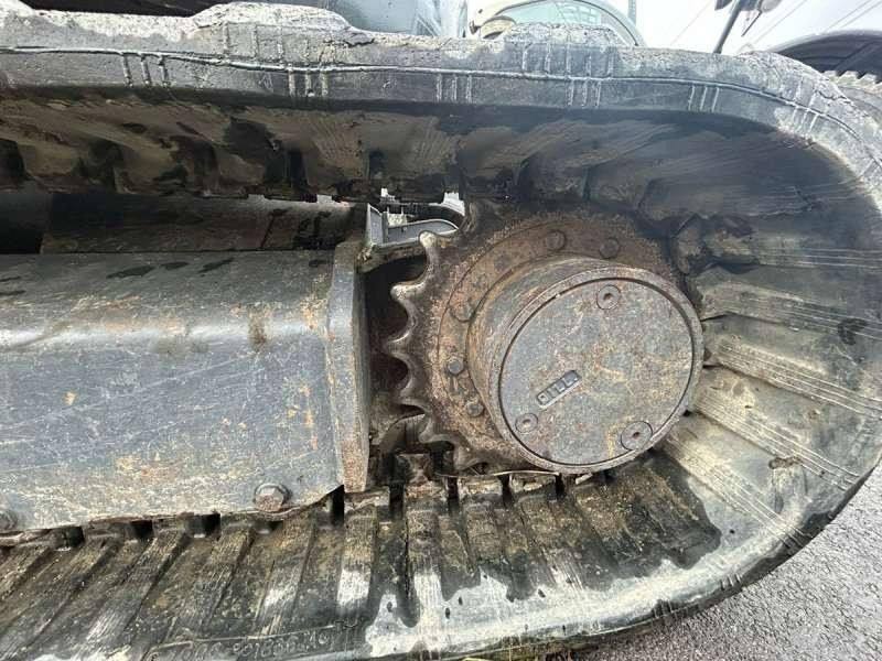 New holland E50B SR avec Accessoires vue 3
