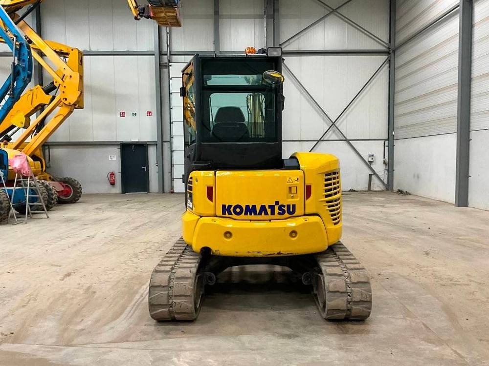 Komatsu PC 55 MR-5 avec 3 godets vue 2