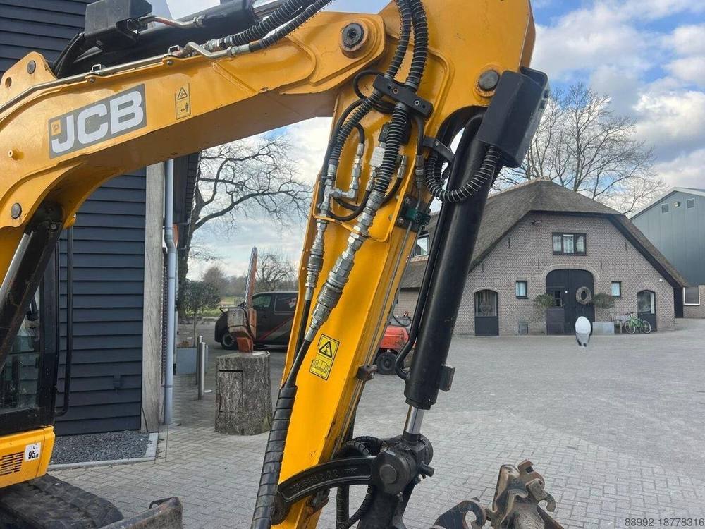 JCB 48Z-I avec Accessoires vue 4