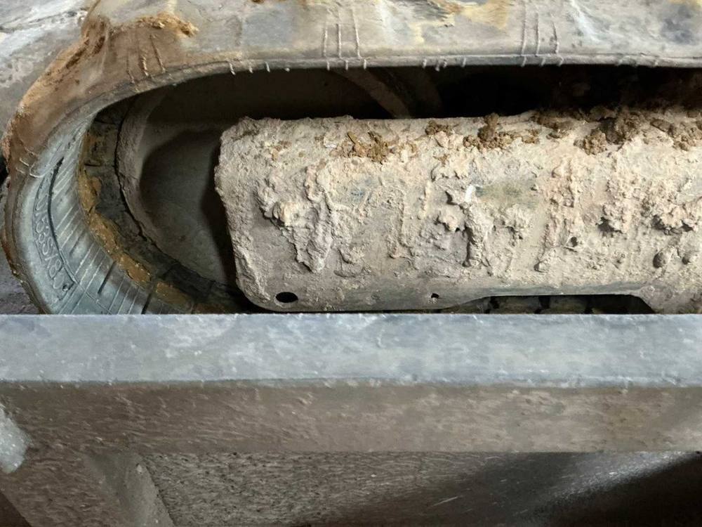 Kubota U27-4 avec remorque et accessoire vue 3