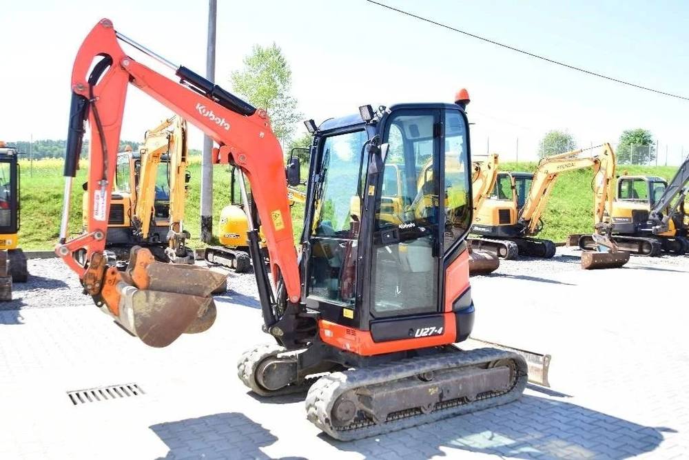 Kubota U27-4 avec accessoire