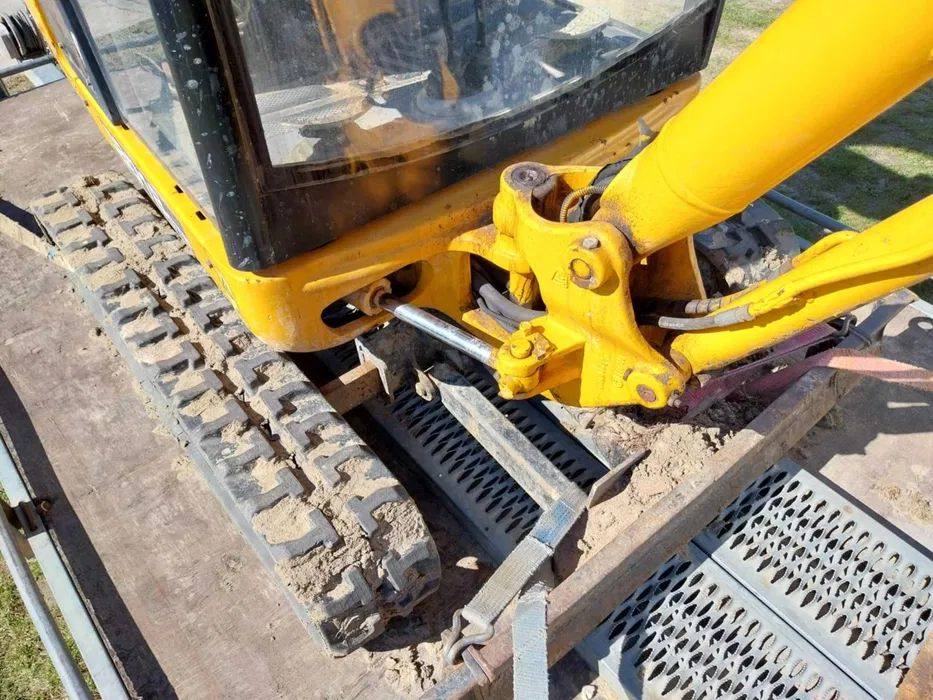 Jcb 8018 CTS avec Accessoires et remorque vue 5