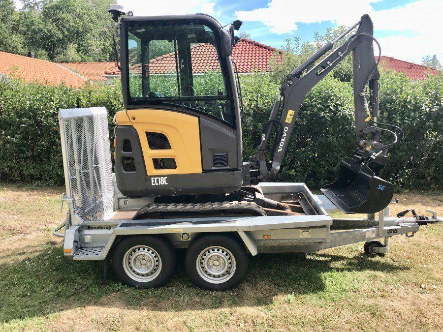 Volvo EC18 avec remorque + 3godets