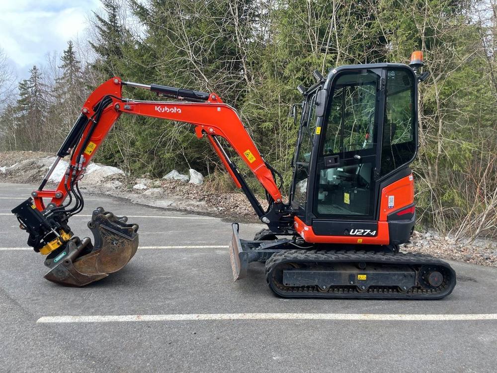 Kubota U27-4 - 3 godets vue 3